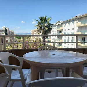 https://port-frejus-rives-latines-studio-cabine-30-m2-4-pe.fr-provencehotel.com