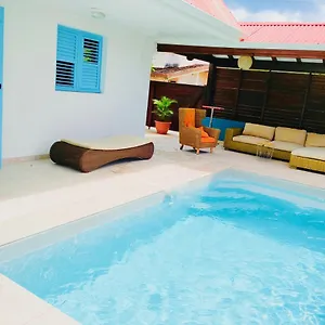 https://location-maison-bleue-avec-piscine-privative-au-carbet.comcaribbean.com